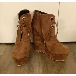 Women's Size 15 Faux Suede Brown Ankle Wedge Boot 6 inches